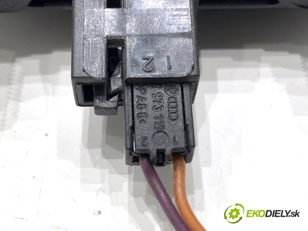 VW GOLF V Kombi 2007 77 kW 1.9 TDI 1896 Kľučka dverí zad