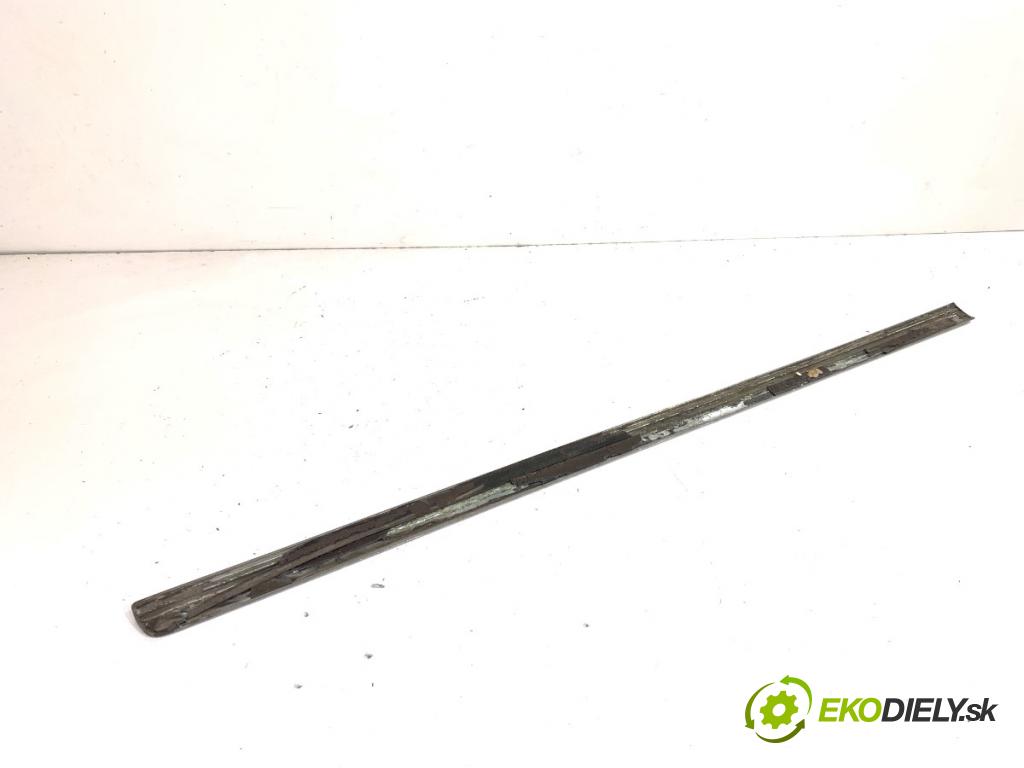 VW TRANSPORTER T5 Autobus 2015 103 kW 2.0 TDI 1968 lišta dveře pravý přední část 7E0853054