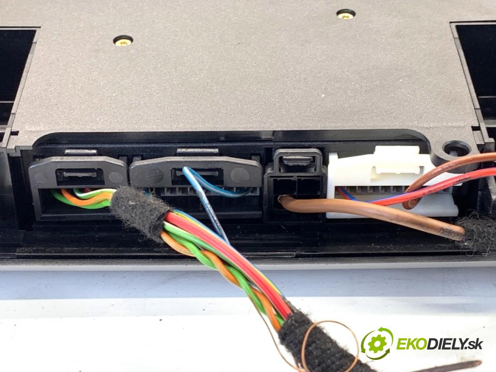 BMW E90 sedan 2005 95 kW 318 i 1995 světlo stropní 6976291