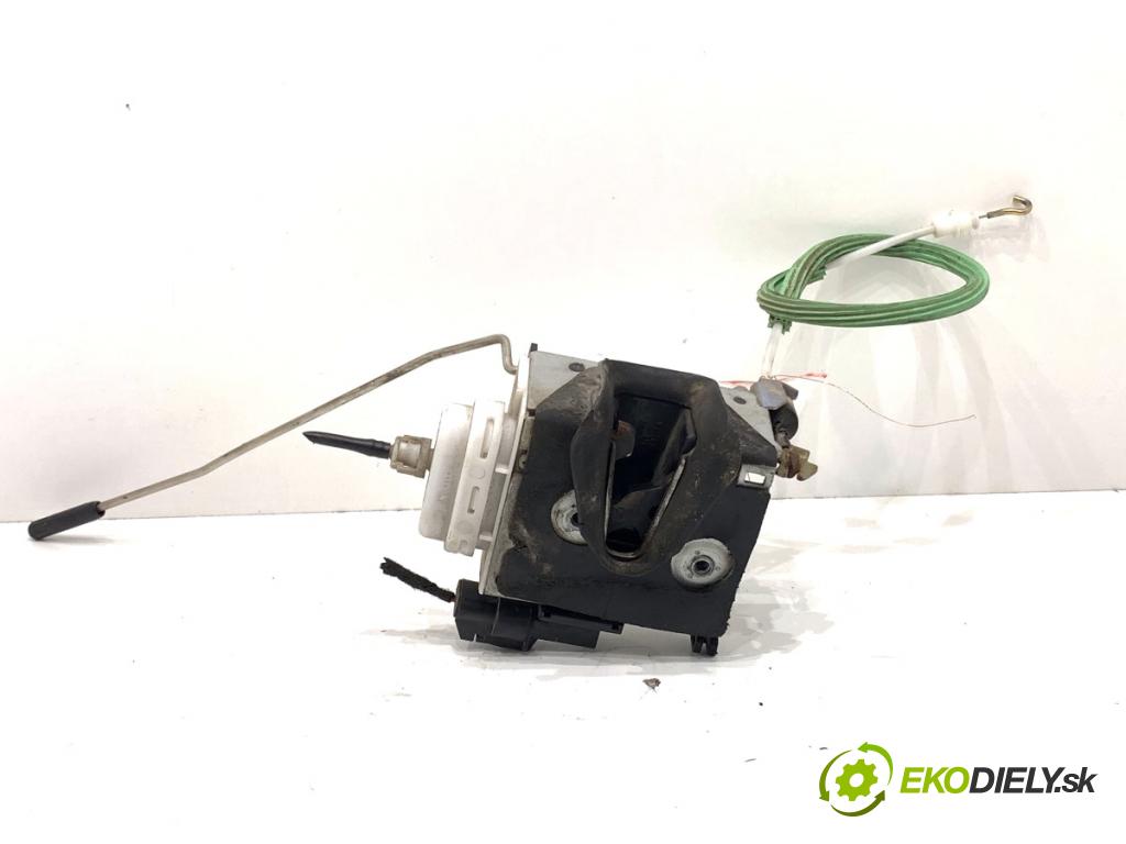 AUDI A3 8L liftback 2000 66 kW 1.9 TDI 1896 zámok Dvere ľavy predný 8L0173B