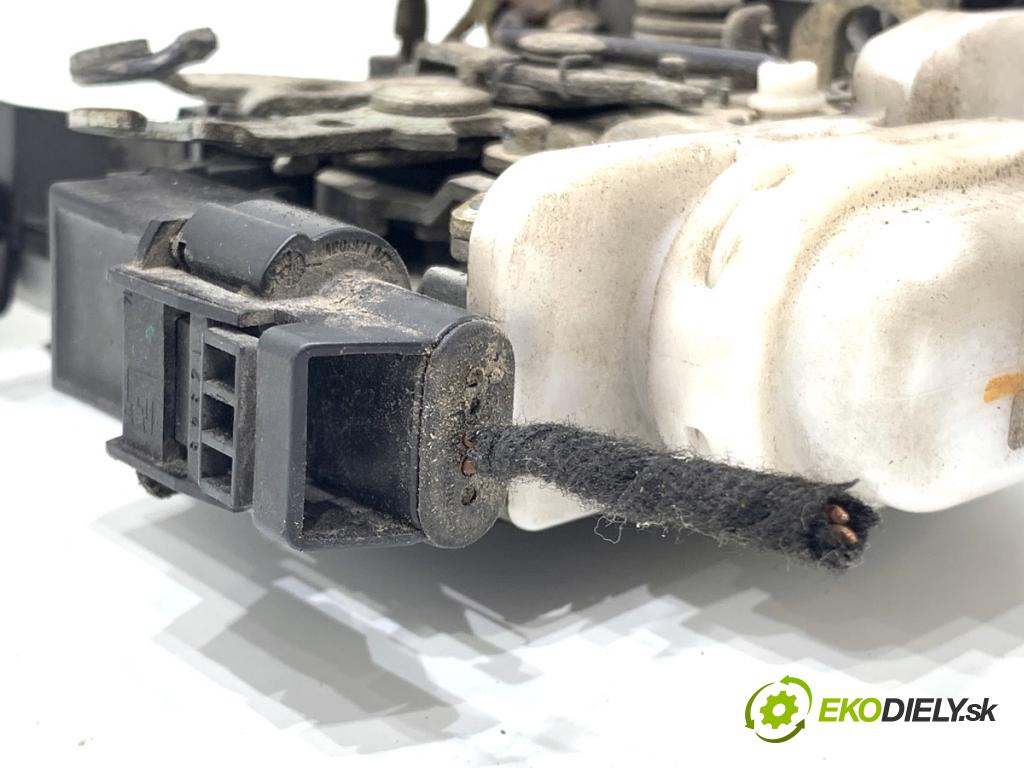 AUDI A3 8L liftback 2000 66 kW 1.9 TDI 1896 zámok Dvere ľavy predný 8L0173B