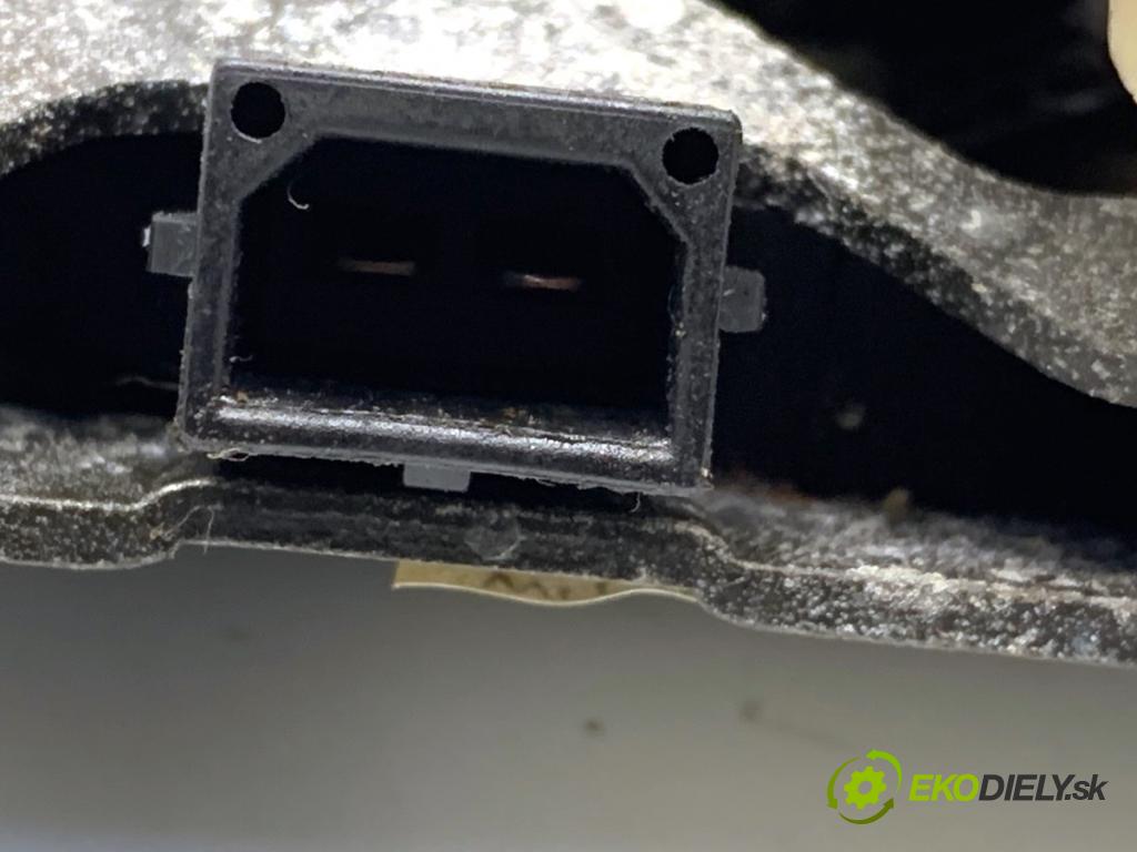 AUDI A3 8L liftback 2000 66 kW 1.9 TDI 1896 zámok dverí zad 8L0827505G