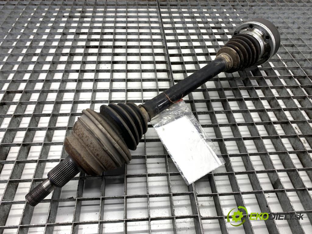 AUDI A3 8L liftback 2000 66 kW 1.9 TDI 1896 poloos levý přední část