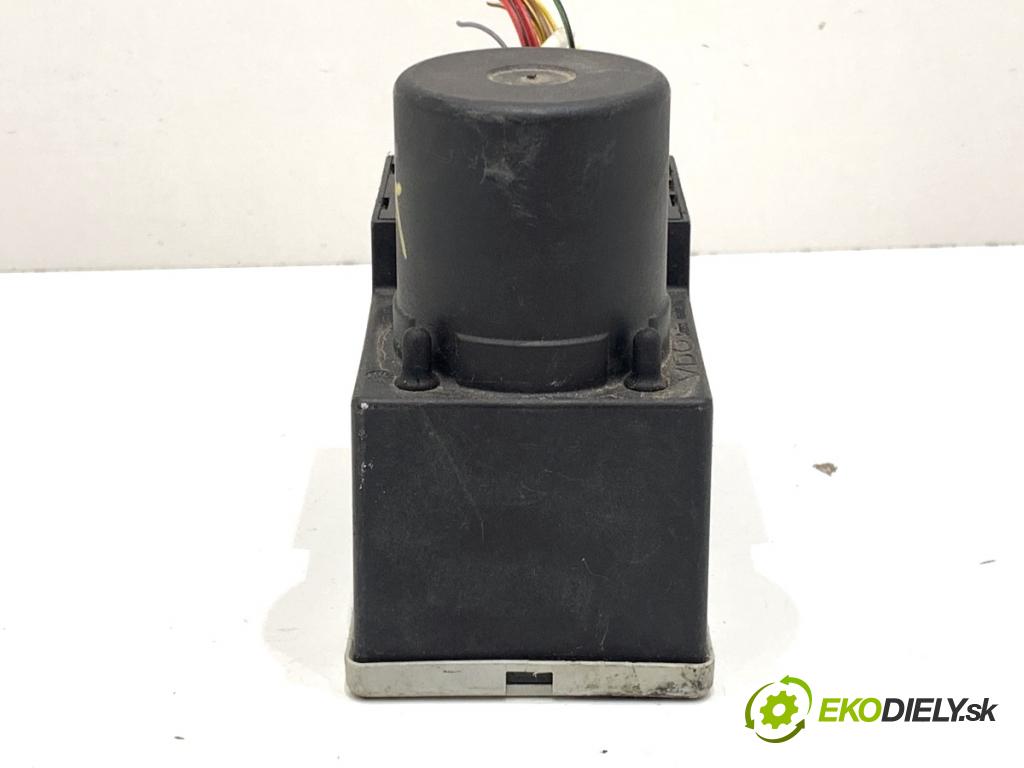 AUDI A3 8L liftback 2000 66 kW 1.9 TDI 1896 pumpa centrálneho zámku 8D0862257 (Riadiaca jednotka centrálneho zámku)