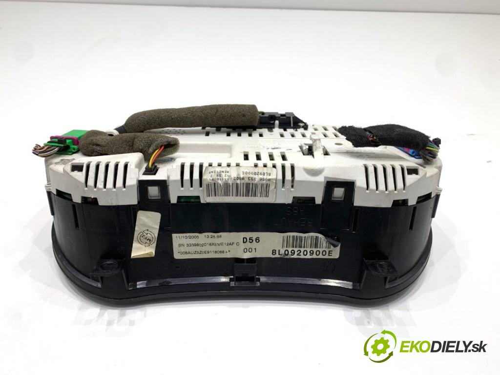 AUDI A3 8L liftback 2000 66 kW 1.9 TDI 1896 prístrojovka 8L0920900E (Přístrojová deska)