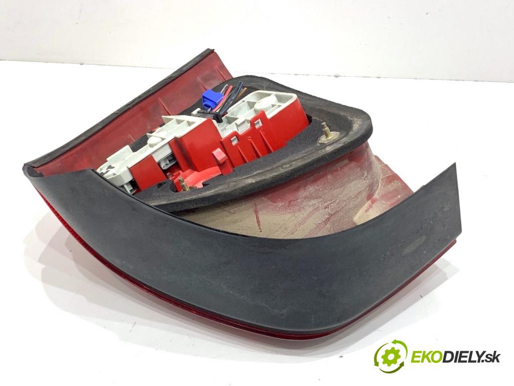 AUDI A3 8L liftback 2000 66 kW 1.9 TDI 1896 světlo levý zadní část 8L0945095B