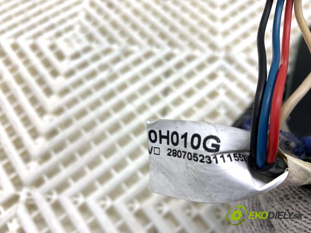 TOYOTA AYGO I liftback 2007 50 kW 1.0 (KGB10_) 998 kapota zadní část okno