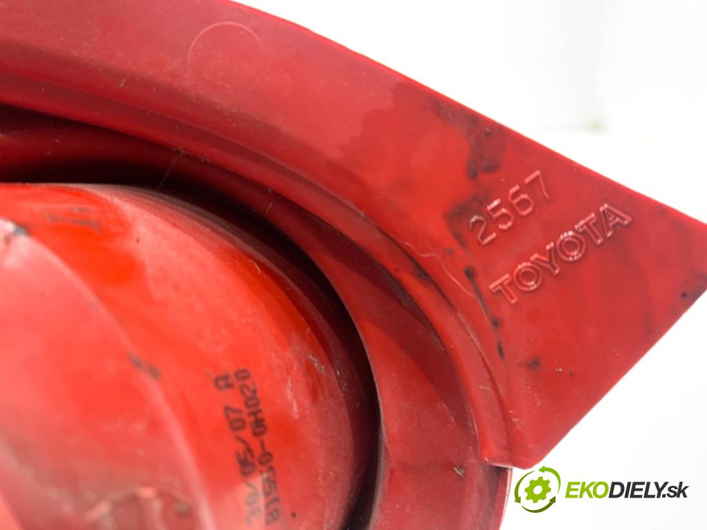 TOYOTA AYGO I liftback 2007 50 kW 1.0 (KGB10_) 998 Svetlo pravy zad