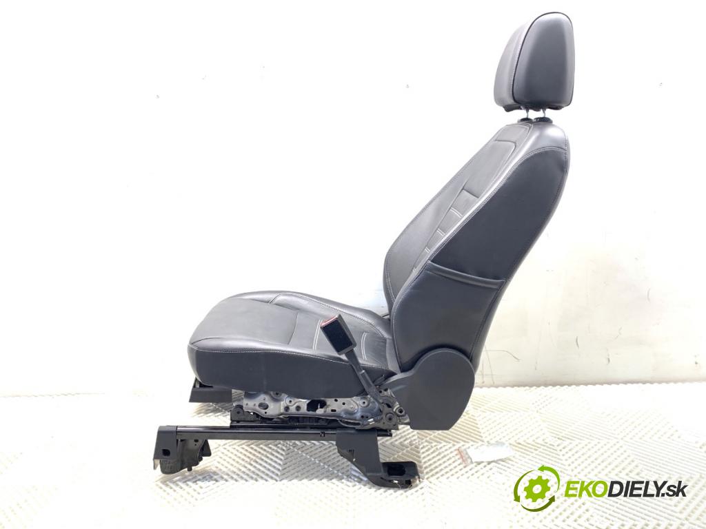 FORD USA ESCAPE III  2017 179 kW 2.0 179 kW [242 KM] 2017 - 2018 1983 Sedadlo pravy predný