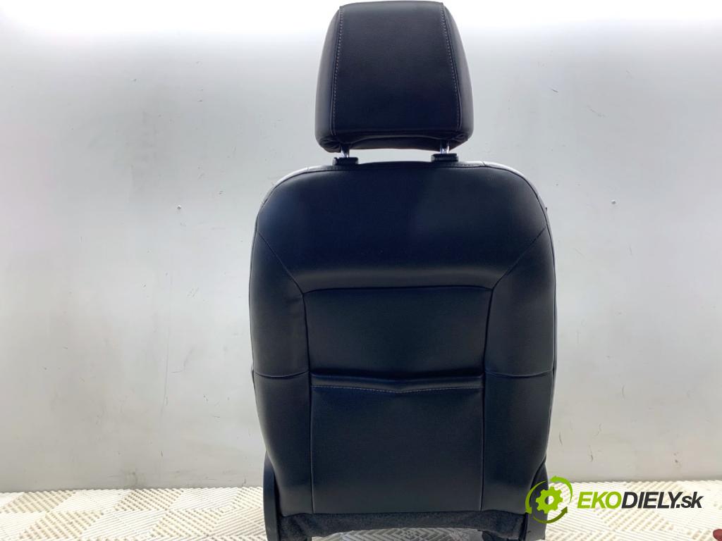 FORD USA ESCAPE III  2017 179 kW 2.0 179 kW [242 KM] 2017 - 2018 1983 Sedadlo pravy predný