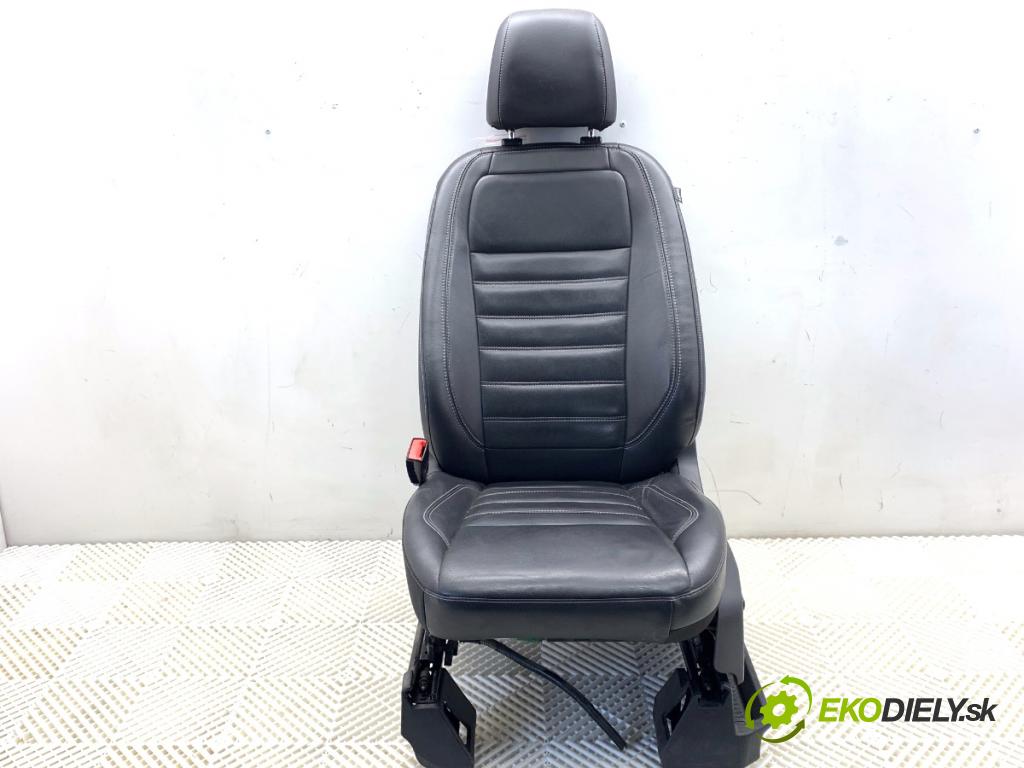 FORD USA ESCAPE III  2017 179 kW 2.0 179 kW [242 KM] 2017 - 2018 1983 sedadlo levý přední část 