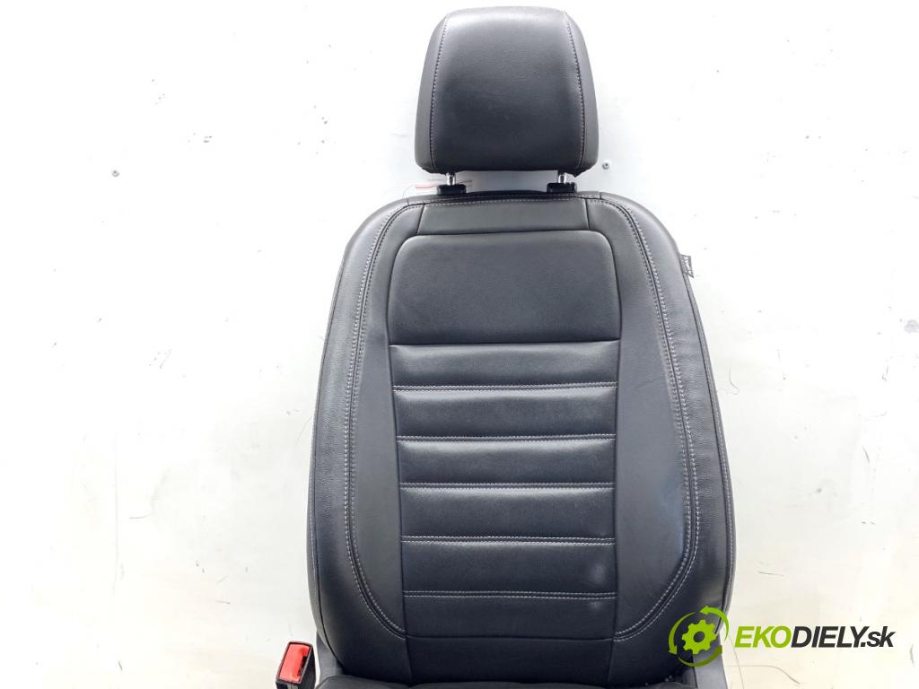 FORD USA ESCAPE III  2017 179 kW 2.0 179 kW [242 KM] 2017 - 2018 1983 Sedadlo ľavy predný