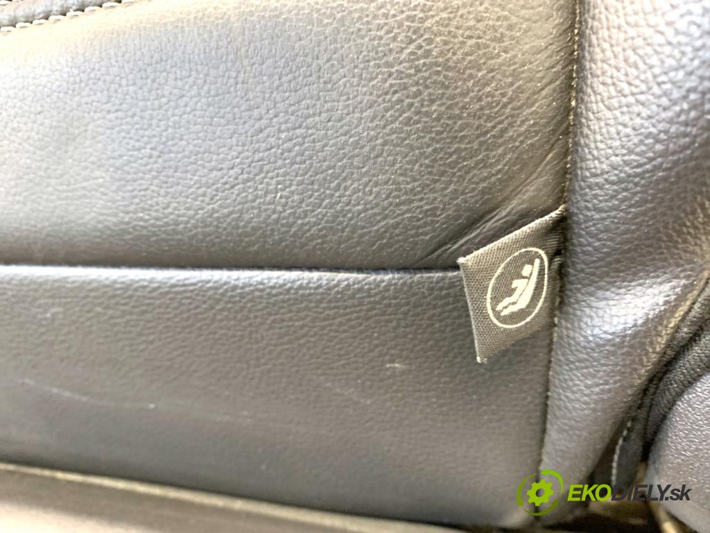 FORD USA ESCAPE III  2017 179 kW 2.0 179 kW [242 KM] 2017 - 2018 1983 Sedadlo druhý rad