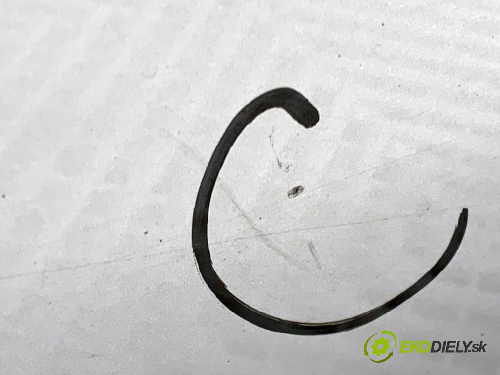 BMW E90 sedan 2005 95 kW 318 i 1995 Dvere pravy predný 354