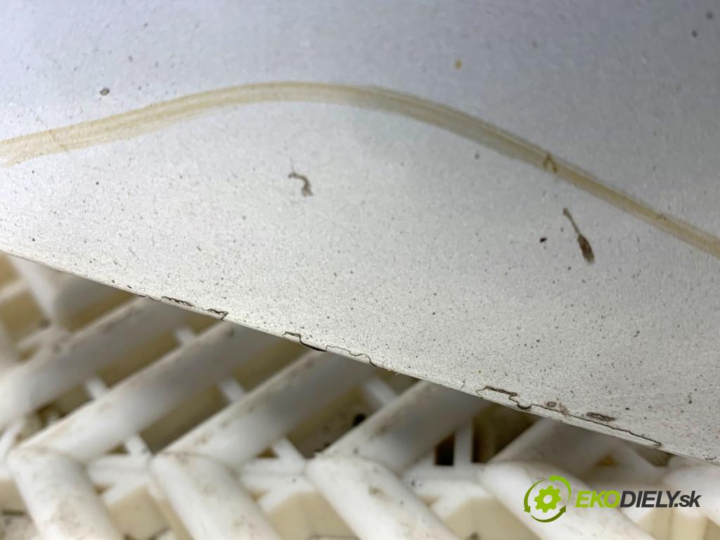 BMW E90 sedan 2005 95 kW 318 i 1995 Blatník pravy predný 354