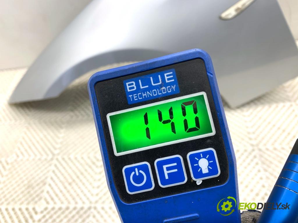 BMW E90 sedan 2005 95 kW 318 i 1995 Blatník ľavy predný 354