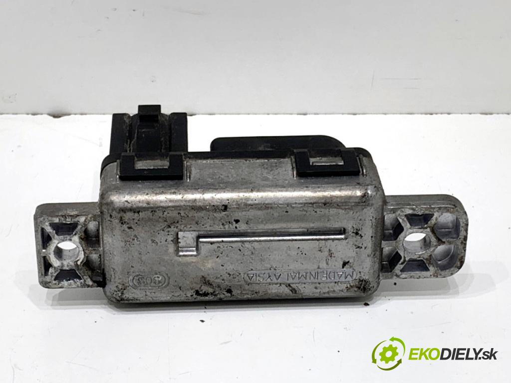 VOLVO V40 liftback 2016 88 kW D2 1969 relé sviečok žhavenia 31431776 (Relé)