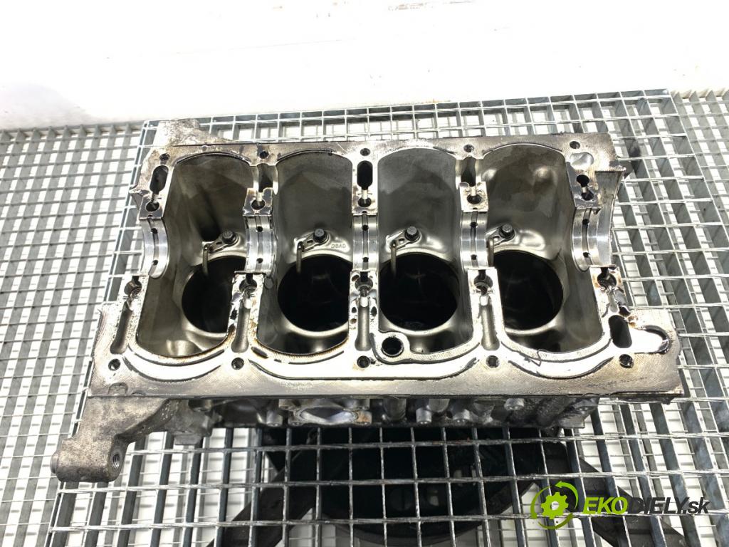 VOLVO V40 liftback 2016 88 kW D2 1969 blok Motor  (Blok motora)