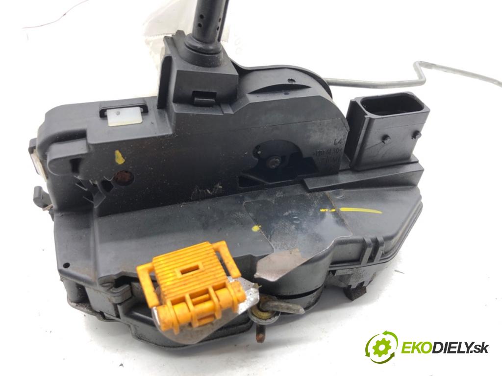 OPEL INSIGNIA A Kombi 2011 162 kW 2.0 Turbo (35) 1998 zámok Dvere ľavy predný