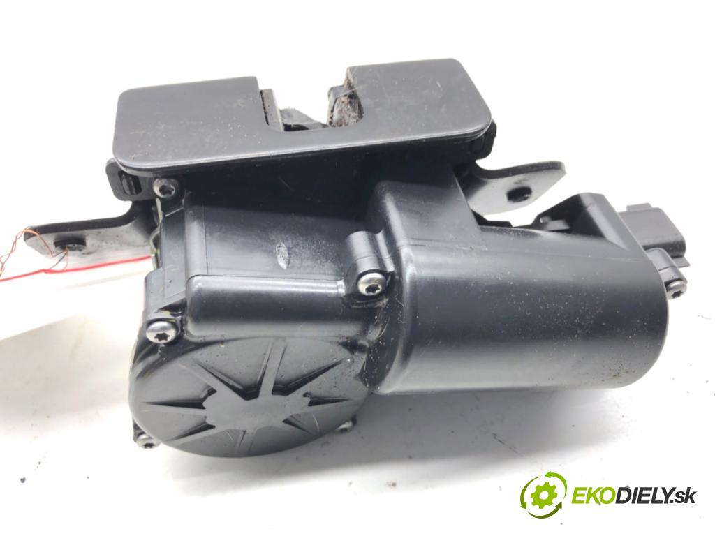 OPEL INSIGNIA A Kombi 2011 162 kW 2.0 Turbo (35) 1998 zámok dverí zad 13581405