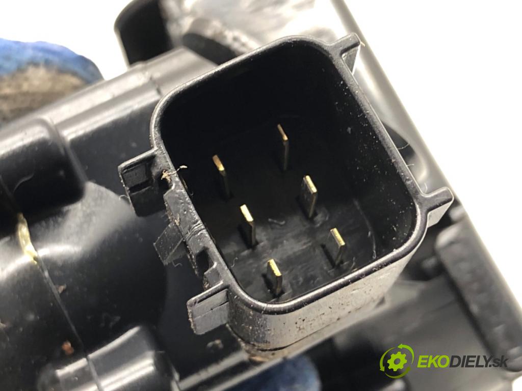 OPEL INSIGNIA A Kombi 2011 162 kW 2.0 Turbo (35) 1998 zámok dverí zad 13581405