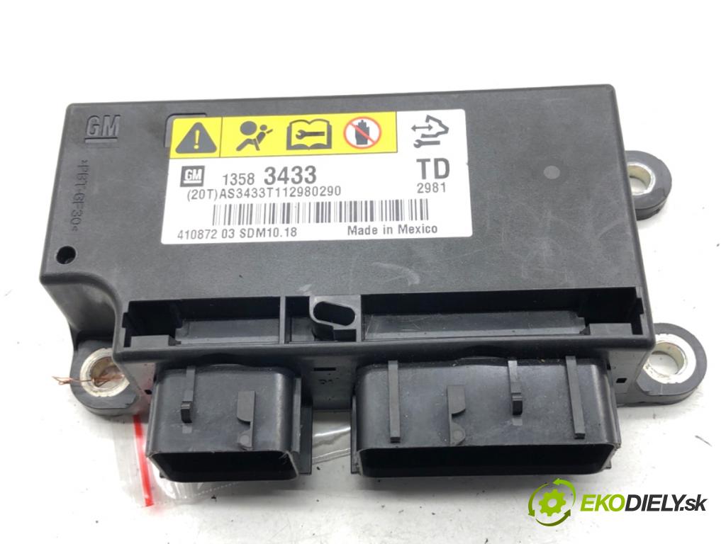 OPEL INSIGNIA A Kombi 2011 162 kW 2.0 Turbo (35) 1998 senzor airbag 13583433 (Snímač)