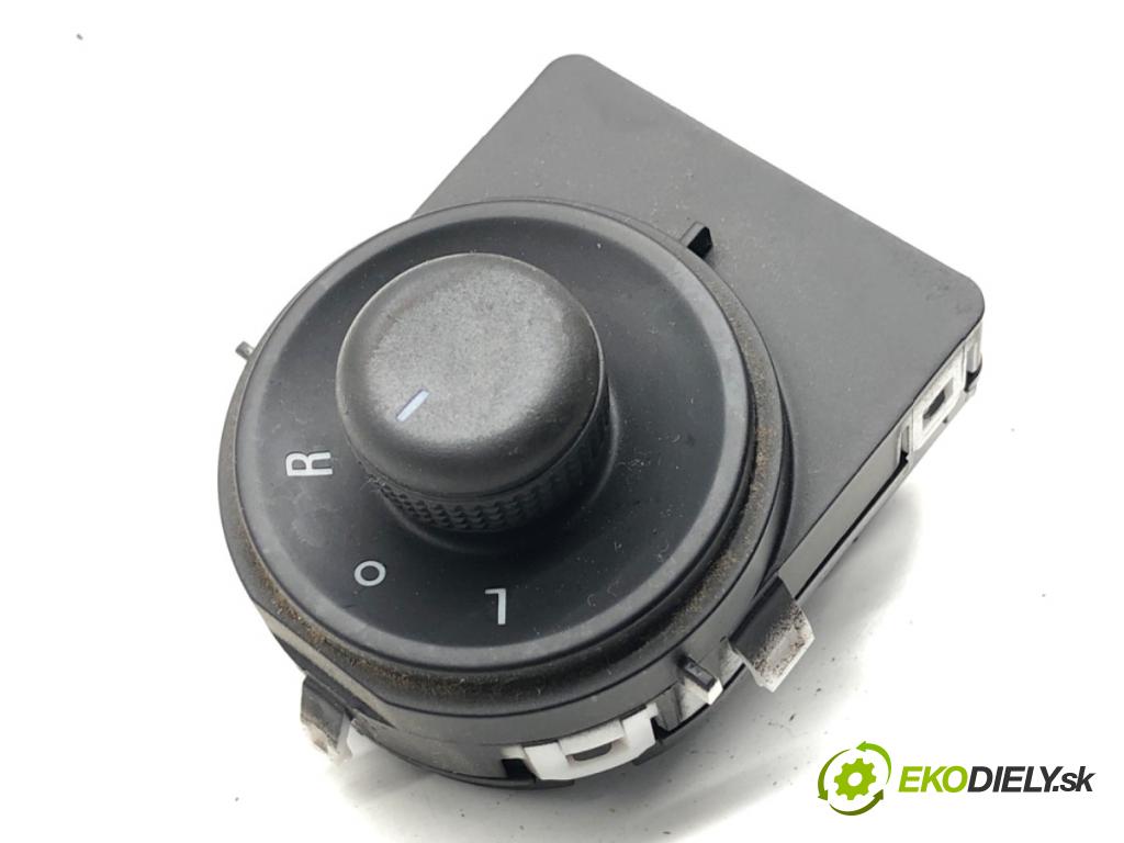 OPEL INSIGNIA A Kombi 2011 162 kW 2.0 Turbo (35) 1998 přepínač nastavení zpětných zrcátek 13271827 (Páčky pod volantem)