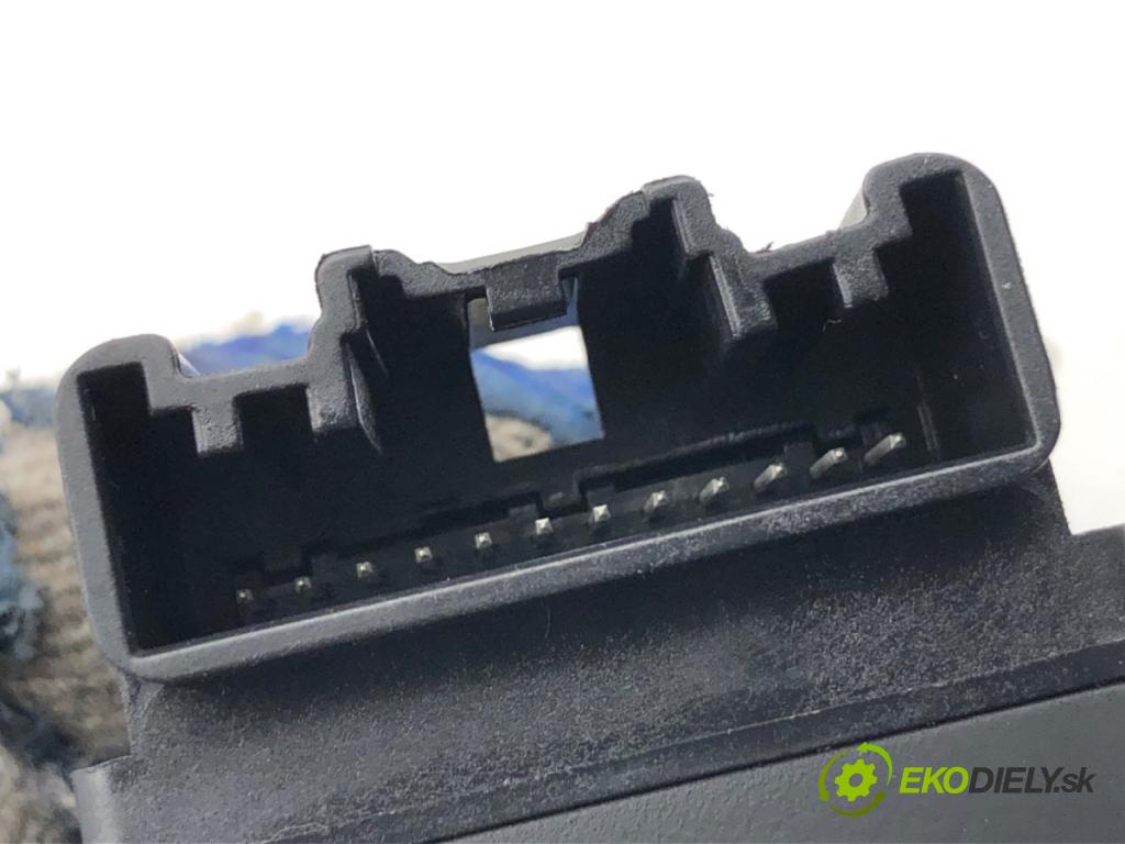 OPEL INSIGNIA A Kombi 2011 162 kW 2.0 Turbo (35) 1998 Prepínač nastavenia spätných zrkadiel 13271827 (Prepínacie páčky pod volantom)