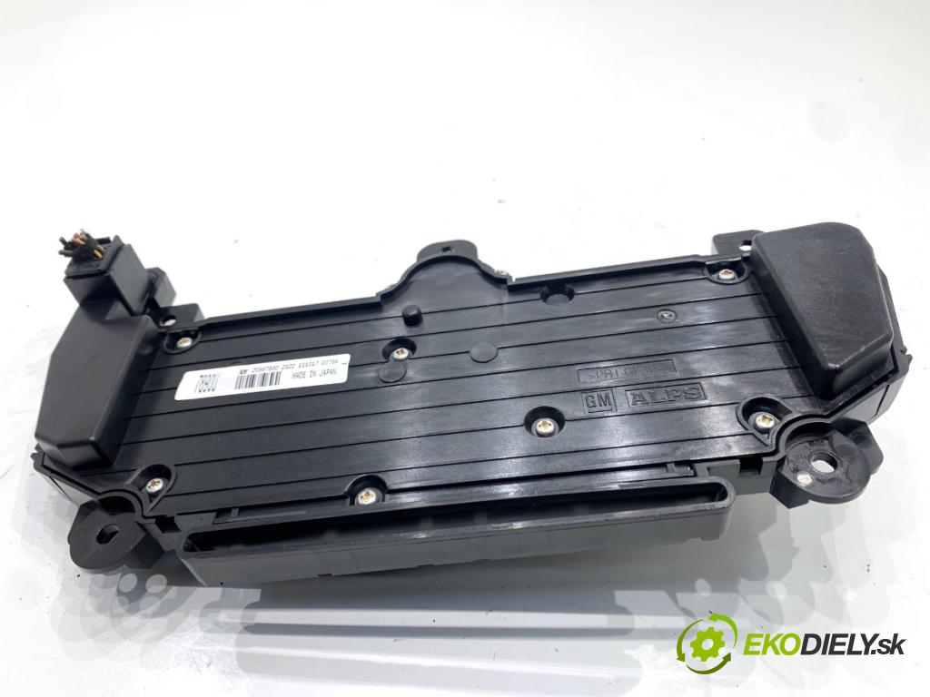 OPEL INSIGNIA A Kombi 2011 162 kW 2.0 Turbo (35) 1998 Panel ovládaní navigace 20997890