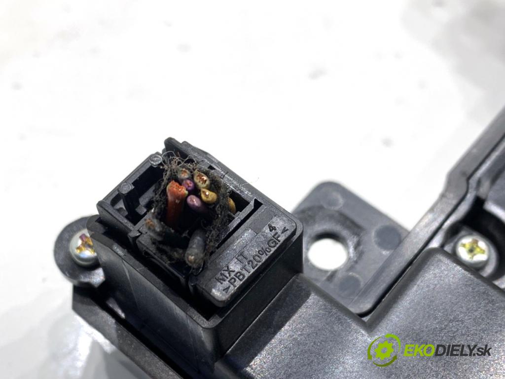 OPEL INSIGNIA A Kombi 2011 162 kW 2.0 Turbo (35) 1998 Panel ovládaní navigace 20997890