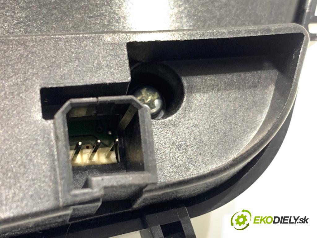 OPEL INSIGNIA A Kombi 2011 162 kW 2.0 Turbo (35) 1998 Panel ovládania radia 13273095 (Prepínacie páčky pod volantom)