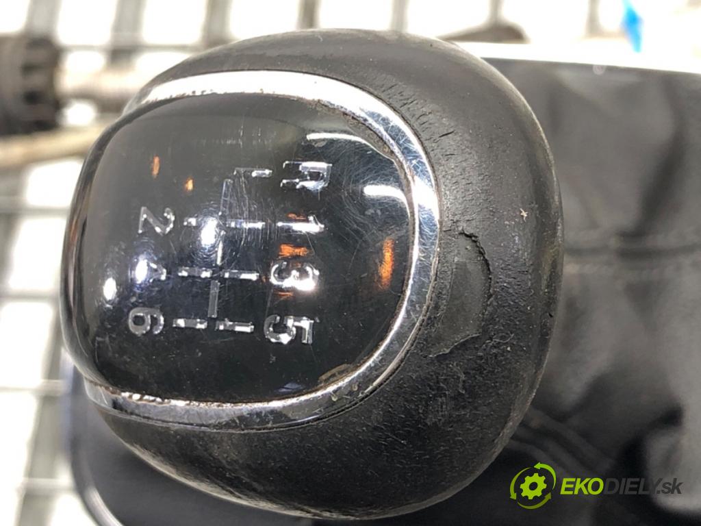 OPEL INSIGNIA A Kombi 2011 162 kW 2.0 Turbo (35) 1998 Kulisa 13261545 (Rýchlostná páka (kulisa))