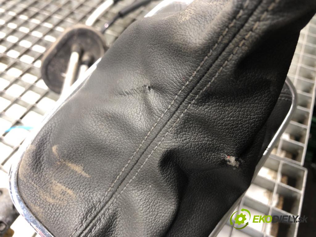 OPEL INSIGNIA A Kombi 2011 162 kW 2.0 Turbo (35) 1998 Kulisa 13261545 (Rýchlostná páka (kulisa))