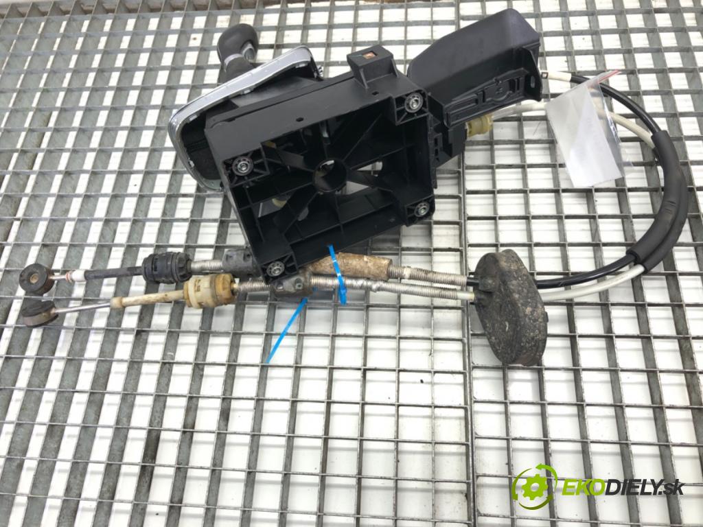 OPEL INSIGNIA A Kombi 2011 162 kW 2.0 Turbo (35) 1998 Kulisa 13261545 (Rýchlostná páka (kulisa))