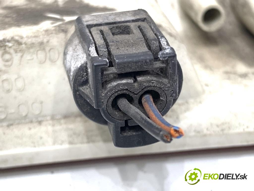 OPEL INSIGNIA A Kombi 2011 162 kW 2.0 Turbo (35) 1998 Svetlo brzdových svetiel 13226860