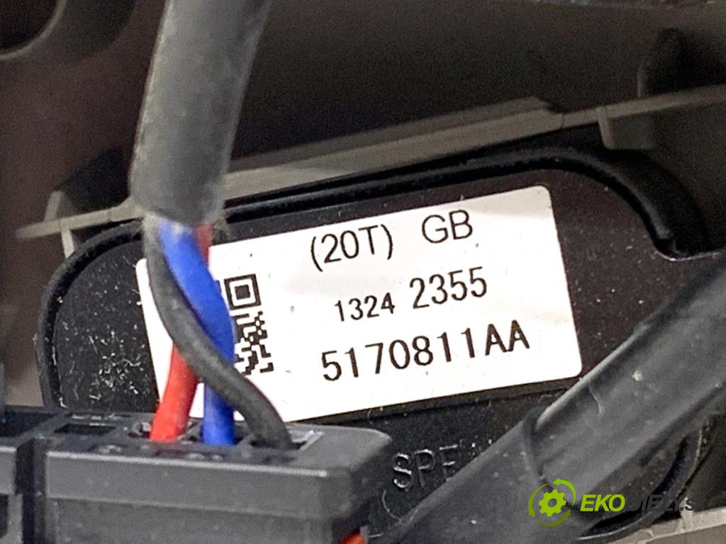 OPEL INSIGNIA A Kombi 2011 162 kW 2.0 Turbo (35) 1998 Svetlo stropné 13251594