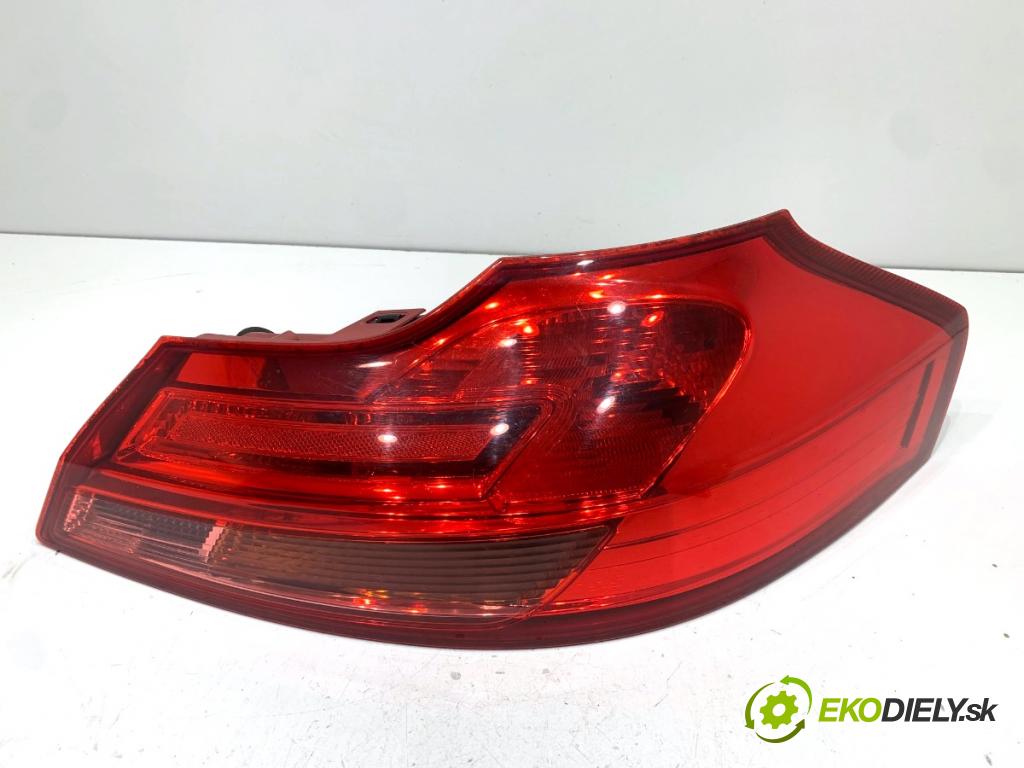 OPEL INSIGNIA A Kombi 2011 162 kW 2.0 Turbo (35) 1998 světlo pravý zadní část 13226857