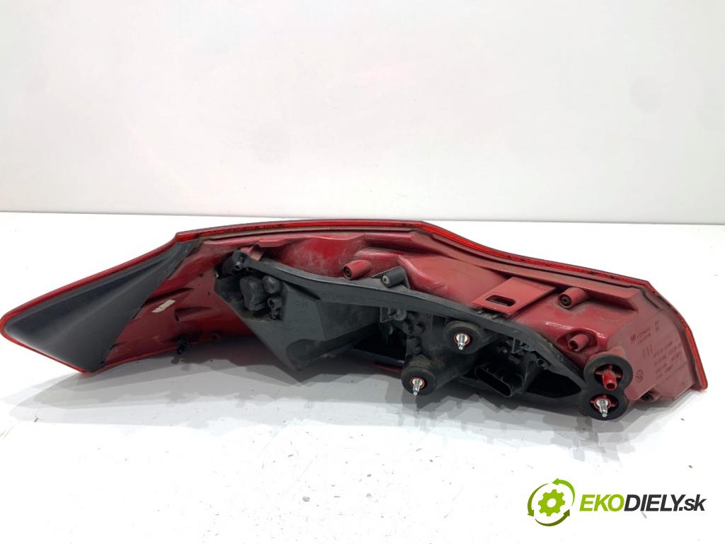 OPEL INSIGNIA A Kombi 2011 162 kW 2.0 Turbo (35) 1998 světlo pravý zadní část 13226857