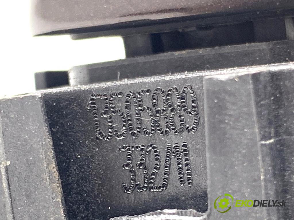 OPEL INSIGNIA A Kombi 2011 162 kW 2.0 Turbo (35) 1998 Kľučka vonkajšia pravy zad