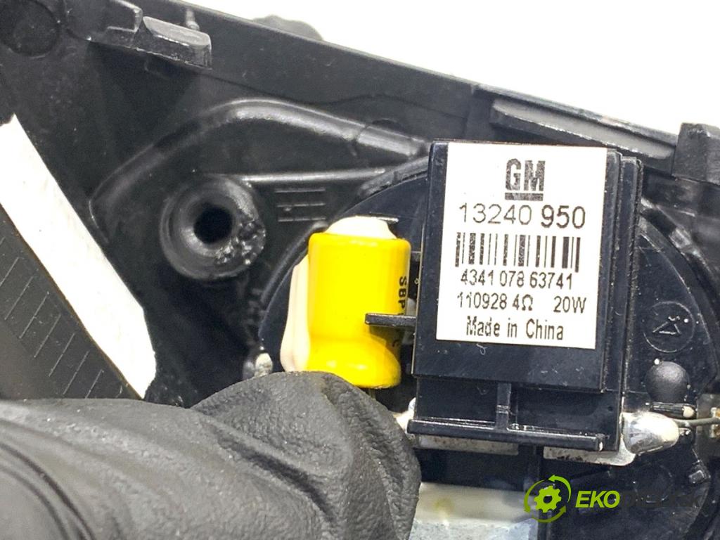 OPEL INSIGNIA A Kombi 2011 162 kW 2.0 Turbo (35) 1998 reproduktory 13240950