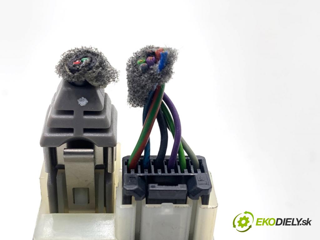 OPEL INSIGNIA A Kombi 2011 162 kW 2.0 Turbo (35) 1998 HNÍZDO: USB 20868796