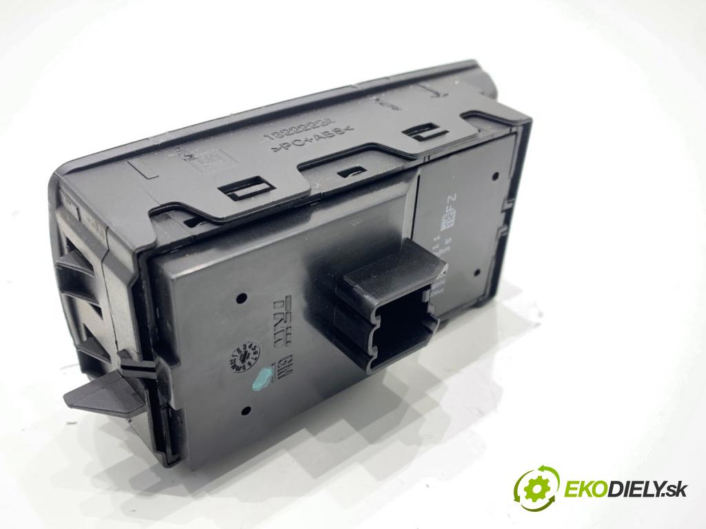 OPEL INSIGNIA A Kombi 2011 162 kW 2.0 Turbo (35) 1998 Prepínač okien 13222224 (Prepínacie páčky pod volantom)