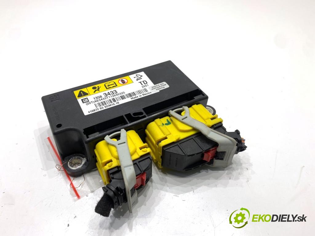 OPEL INSIGNIA A Kombi 2011 162 kW 2.0 Turbo (35) 1998 senzor airbag 13583433 (Snímač)