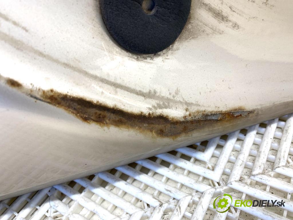 TOYOTA LAND CRUISER J12 samochód terenowy zamknięty 2006 127 kW 3.0 D-4D (KDJ120, KDJ125, KDJ121) 2982 kapota zad