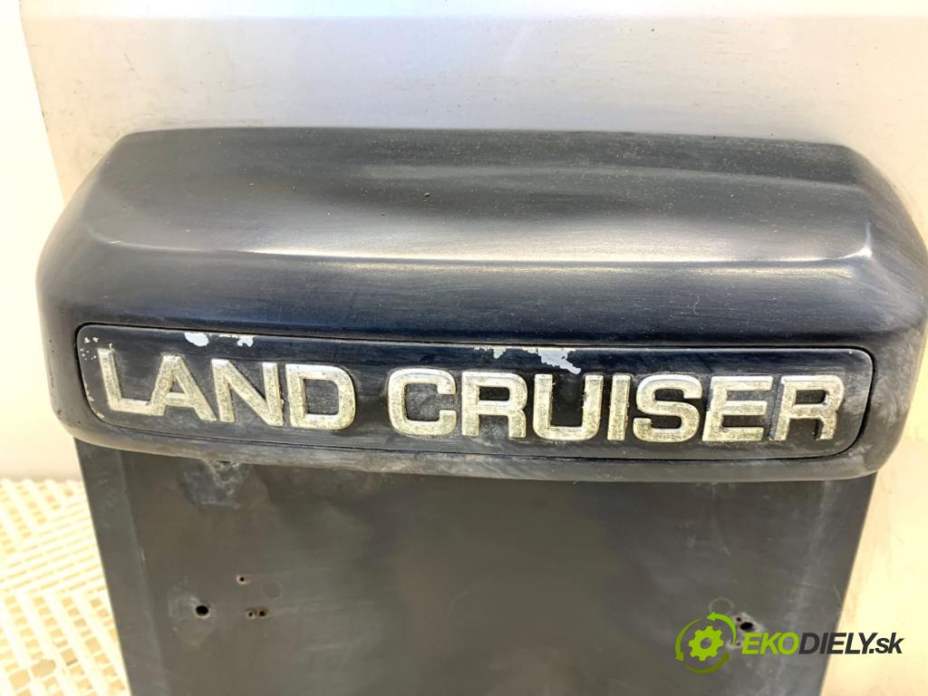 TOYOTA LAND CRUISER J12 samochód terenowy zamknięty 2006 127 kW 3.0 D-4D (KDJ120, KDJ125, KDJ121) 2982 kapota zad