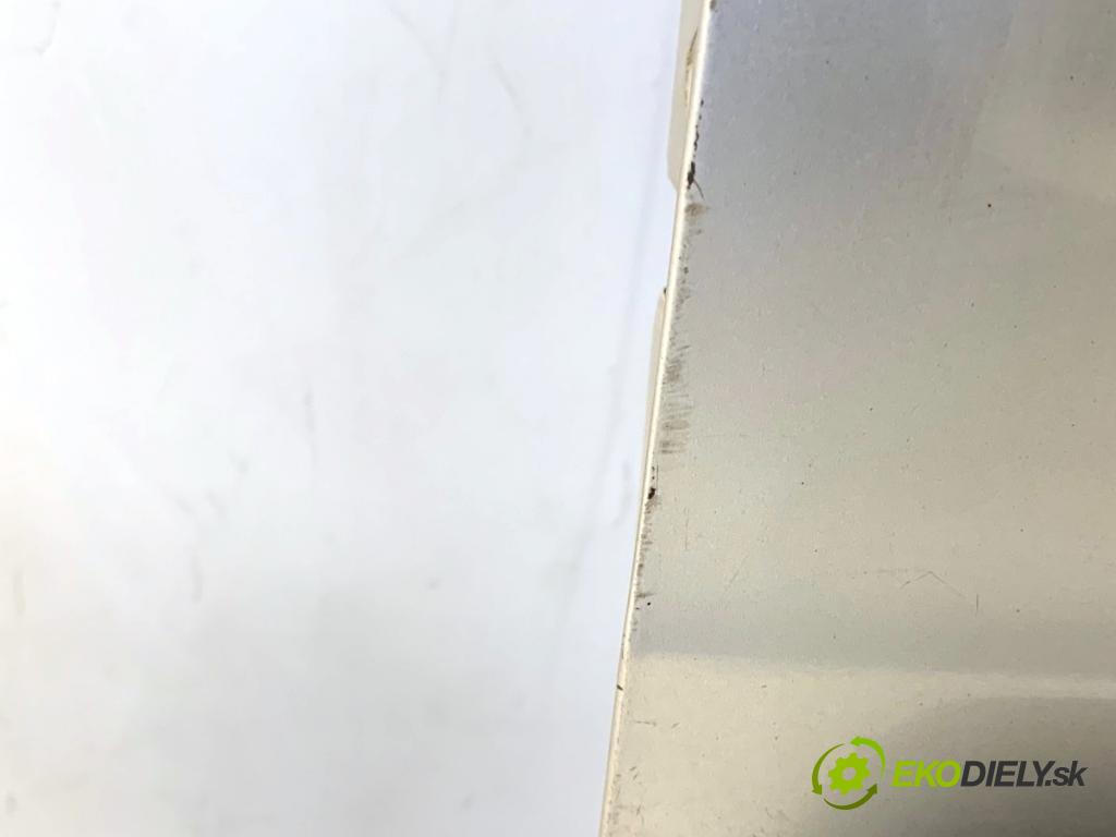 TOYOTA LAND CRUISER J12 samochód terenowy zamknięty 2006 127 kW 3.0 D-4D (KDJ120, KDJ125, KDJ121) 2982 kapota zad