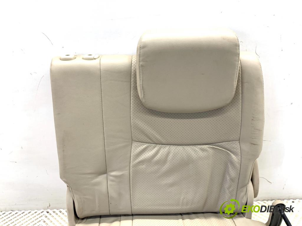 TOYOTA LAND CRUISER J12 samochód terenowy zamknięty 2006 127 kW 3.0 D-4D (KDJ120, KDJ125, KDJ121) 2982 Sedadlo tretí rad Sedadlo ľavy