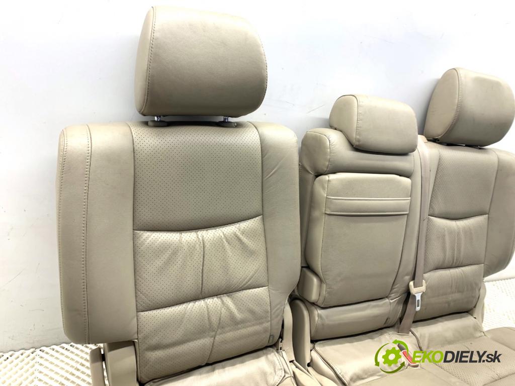 TOYOTA LAND CRUISER J12 samochód terenowy zamknięty 2006 127 kW 3.0 D-4D (KDJ120, KDJ125, KDJ121) 2982 Sedadlo druhý rad