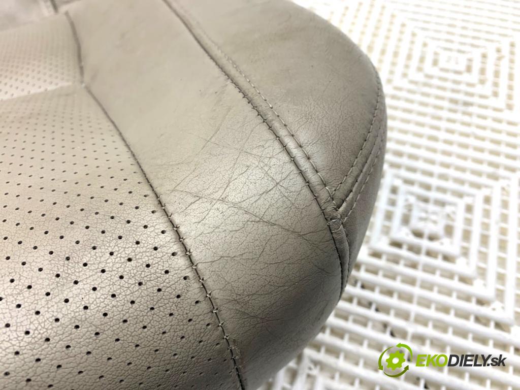 TOYOTA LAND CRUISER J12 samochód terenowy zamknięty 2006 127 kW 3.0 D-4D (KDJ120, KDJ125, KDJ121) 2982 Sedadlo druhý rad