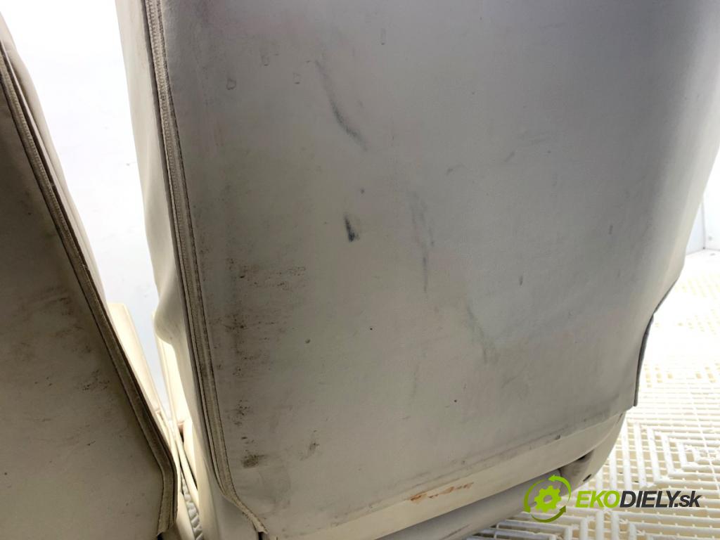 TOYOTA LAND CRUISER J12 samochód terenowy zamknięty 2006 127 kW 3.0 D-4D (KDJ120, KDJ125, KDJ121) 2982 Sedadlo druhý rad